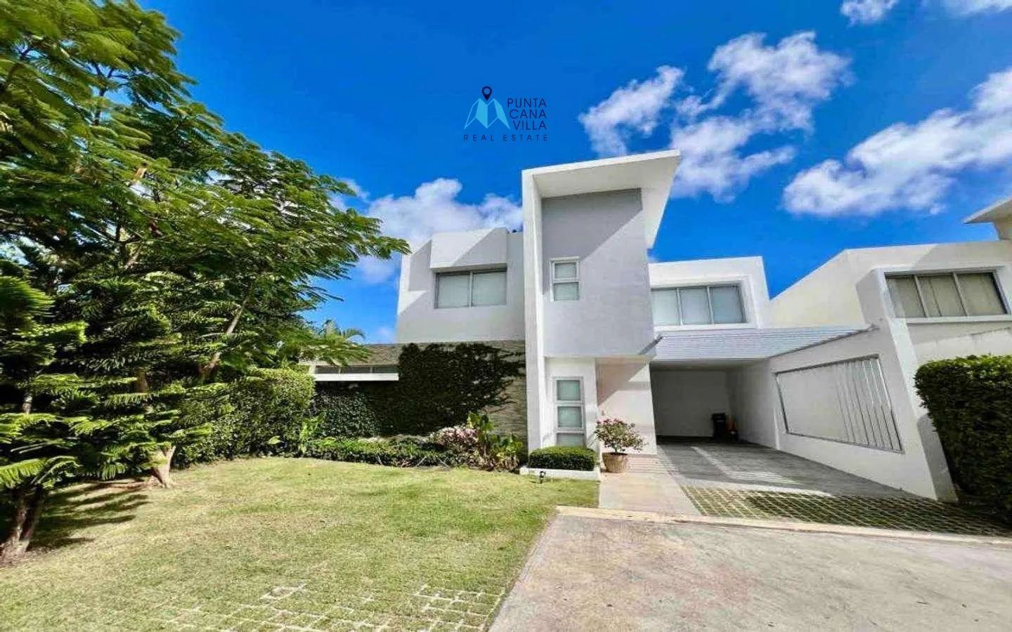 Bávaro, Villa de Tres Habitaciones En Venta En El Centro De Punta Cana