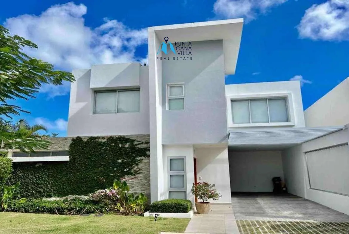 Bavaro Three bedroom villa for sale in Downtown Punta Cana ()