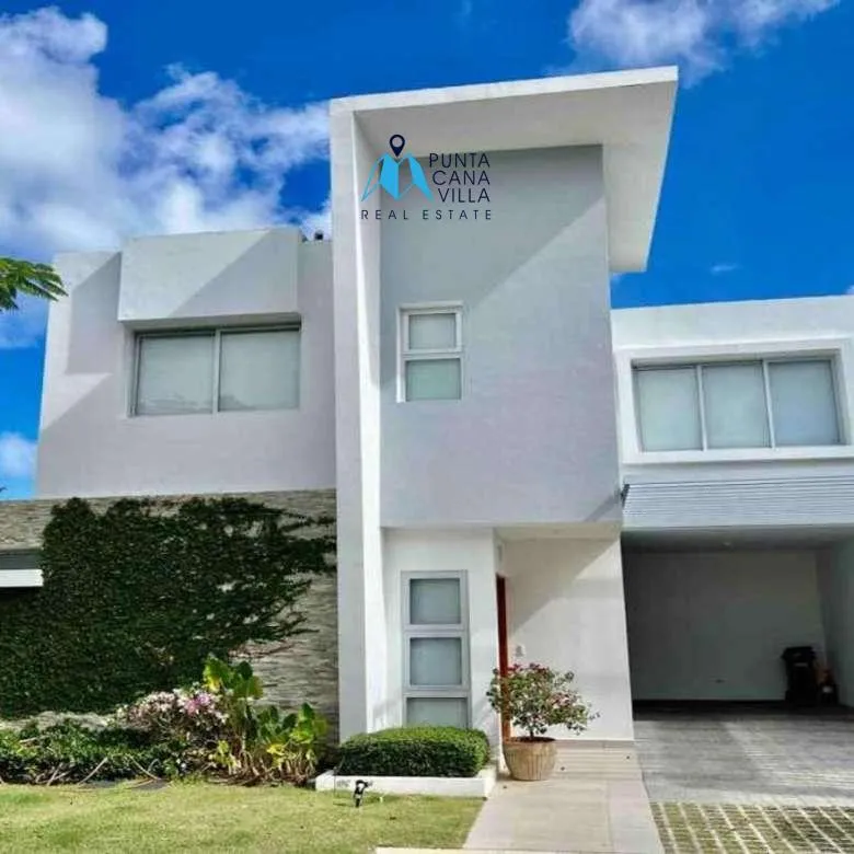 Bavaro Three bedroom villa for sale in Downtown Punta Cana ()