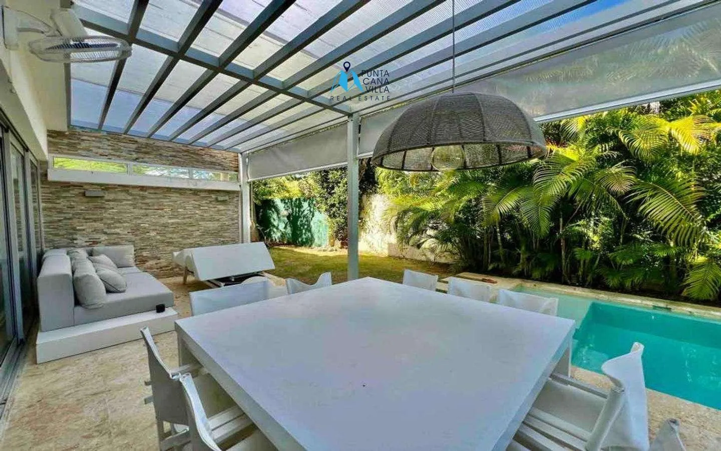 Bávaro, Villa de Tres Habitaciones En Venta En El Centro De Punta Cana