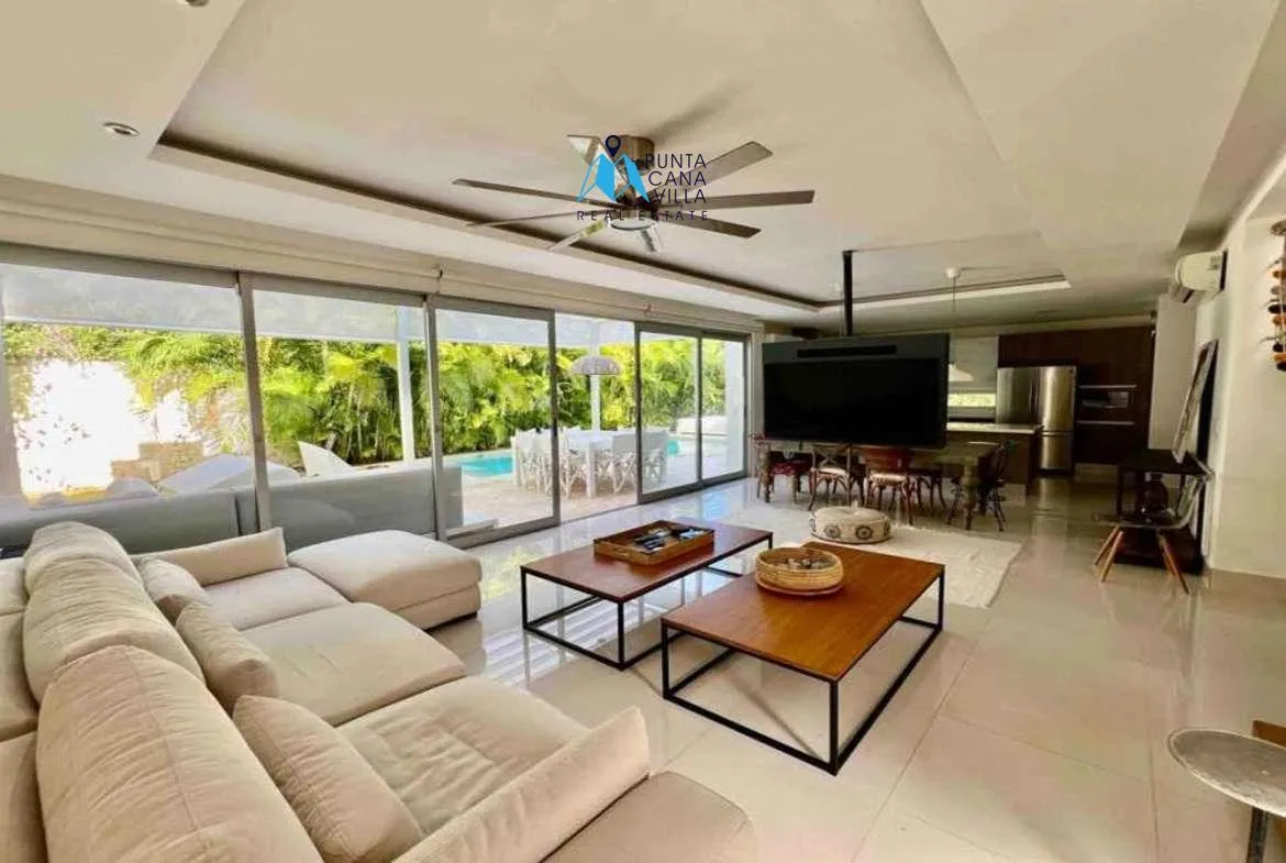 Bavaro Three bedroom villa for sale in Downtown Punta Cana ()