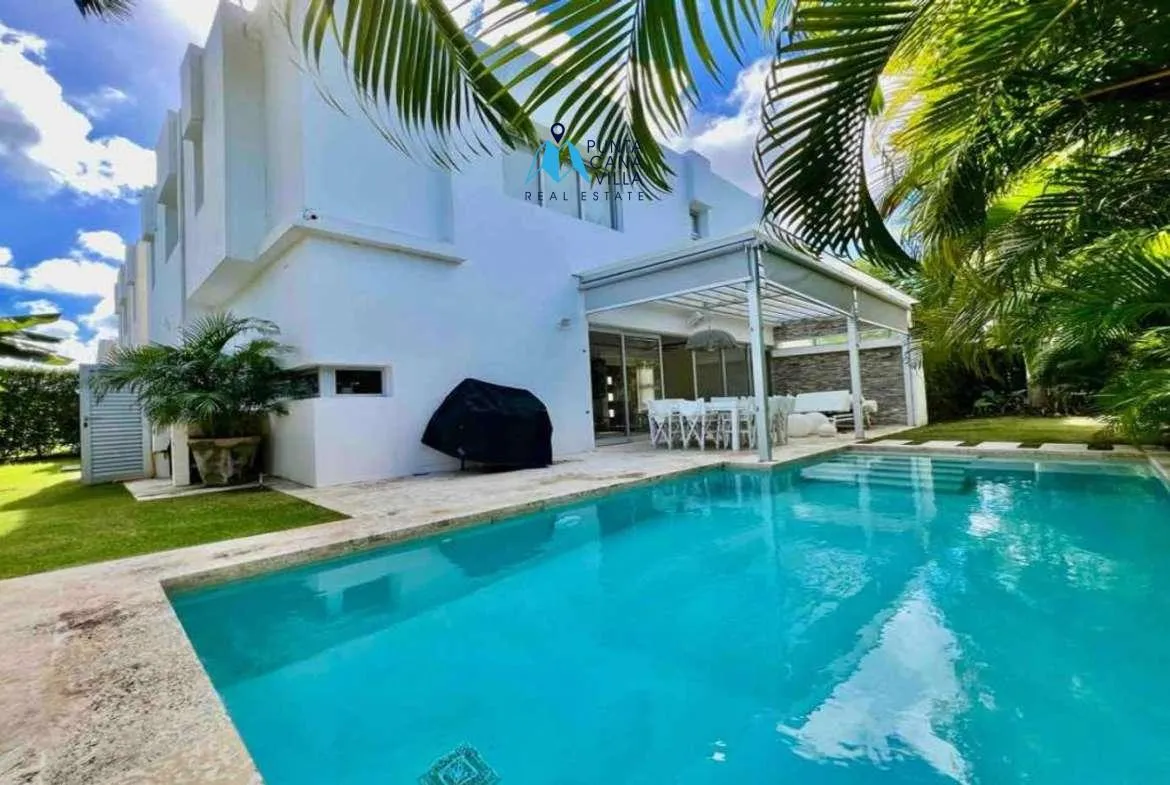 Bavaro Three bedroom villa for sale in Downtown Punta Cana ()