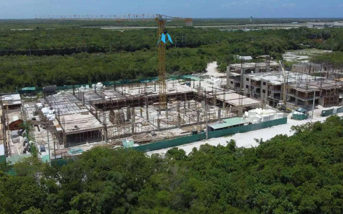 Green One 2, Apartamento De Tres Habitaciones En Venta En Punta Cana Village