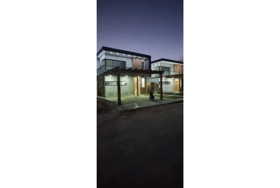 Cristina Residences, Tres Habitaciones Independientes Villa En Venta En Punta Cana