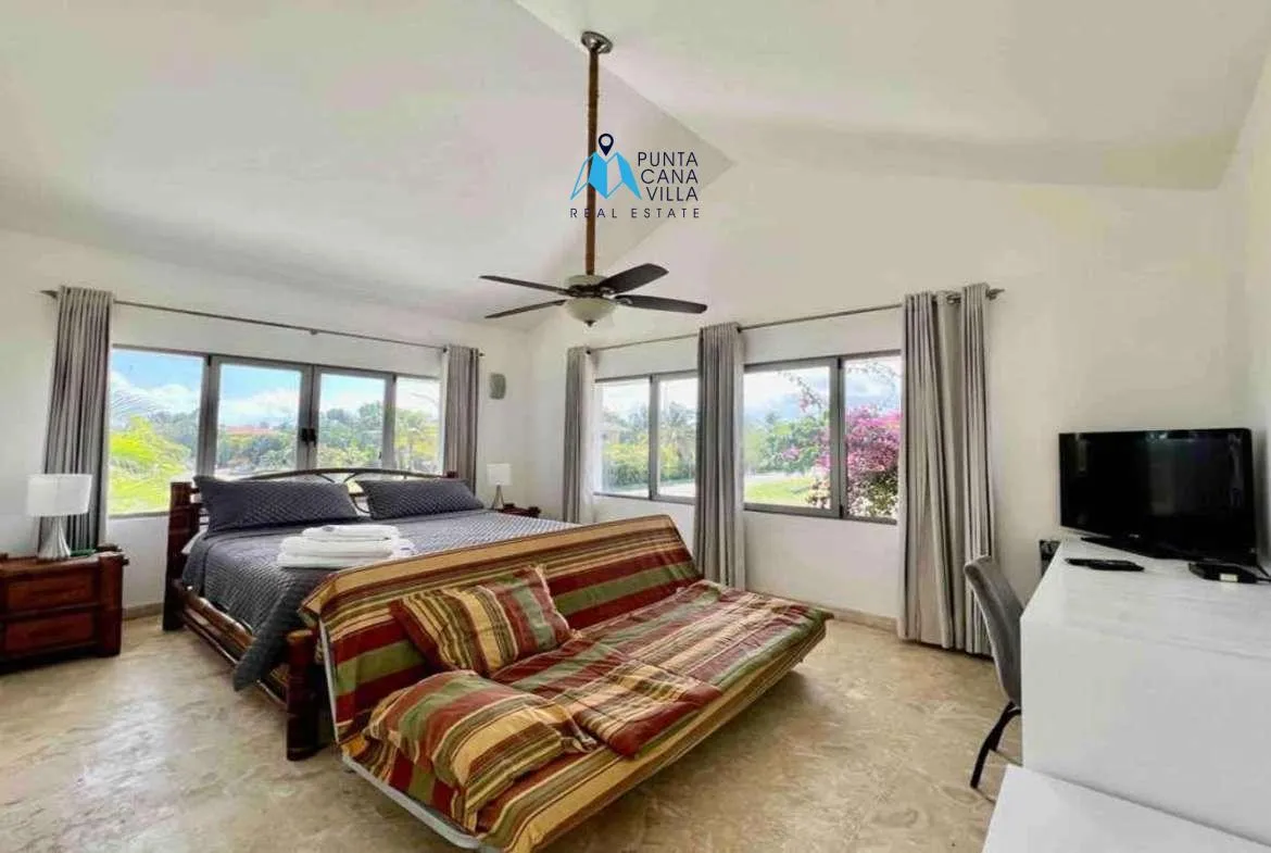 Furnished four bedroom Bavaro villa for sale in Cocotal ()