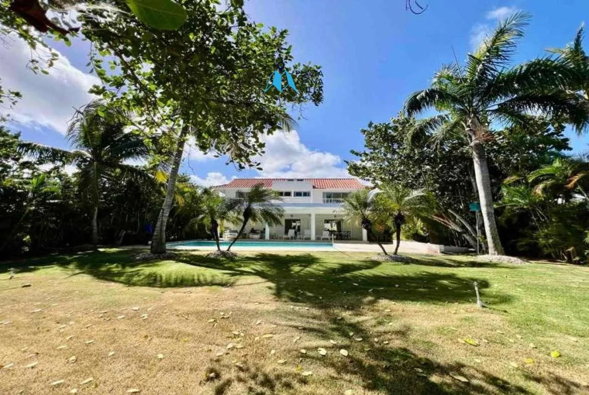 Furnished four bedroom Bavaro villa for sale in Cocotal ()
