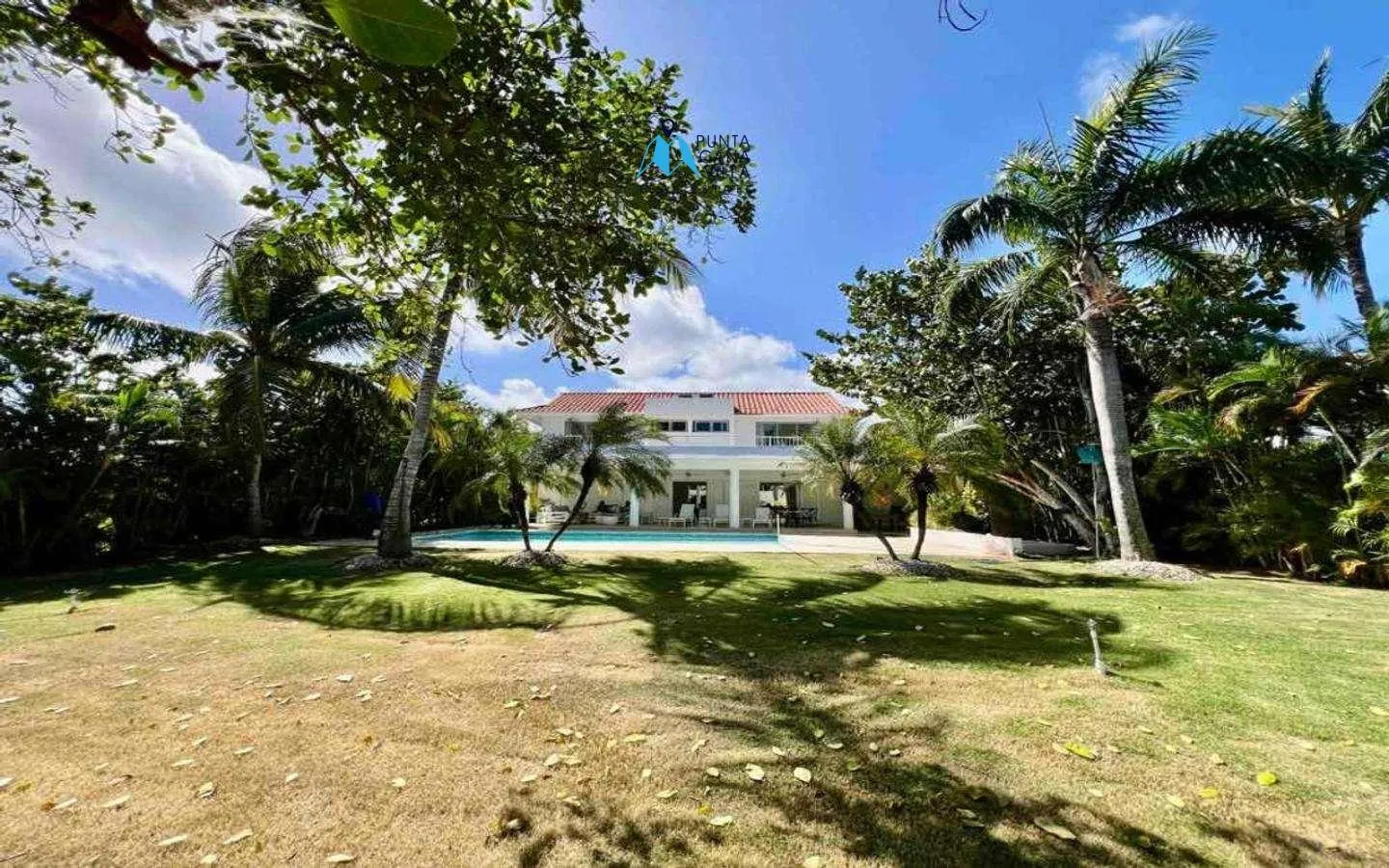 Furnished four bedroom Bavaro villa for sale in Cocotal ()