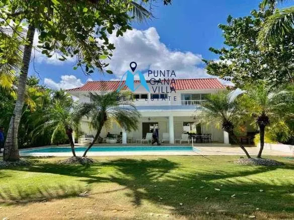 Furnished four bedroom Bavaro villa for sale in Cocotal ()