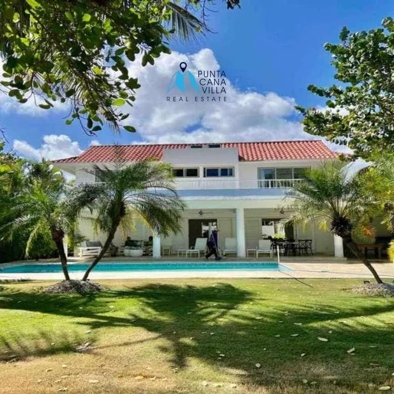Furnished four bedroom Bavaro villa for sale in Cocotal ()