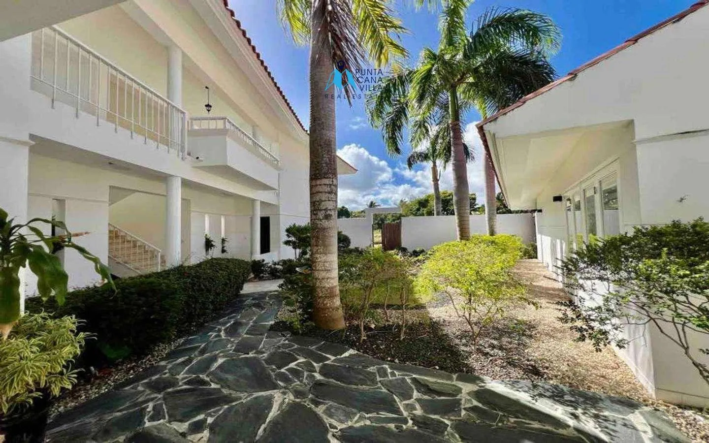 Furnished four bedroom Bavaro villa for sale in Cocotal ()