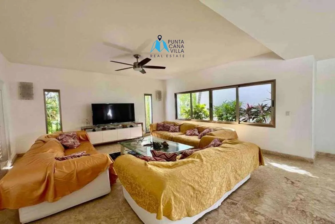 Furnished four bedroom Bavaro villa for sale in Cocotal ()