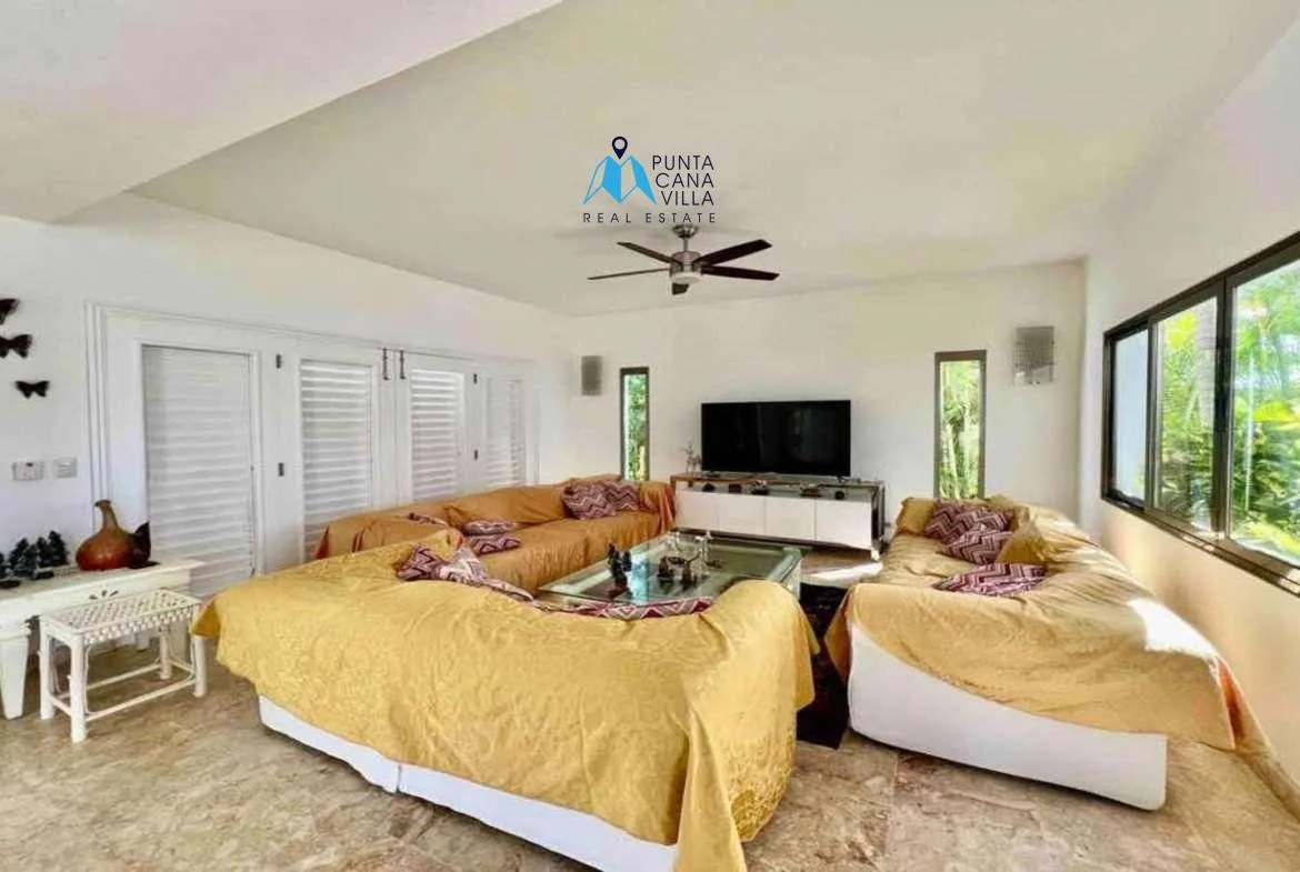 Furnished four bedroom Bavaro villa for sale in Cocotal ()