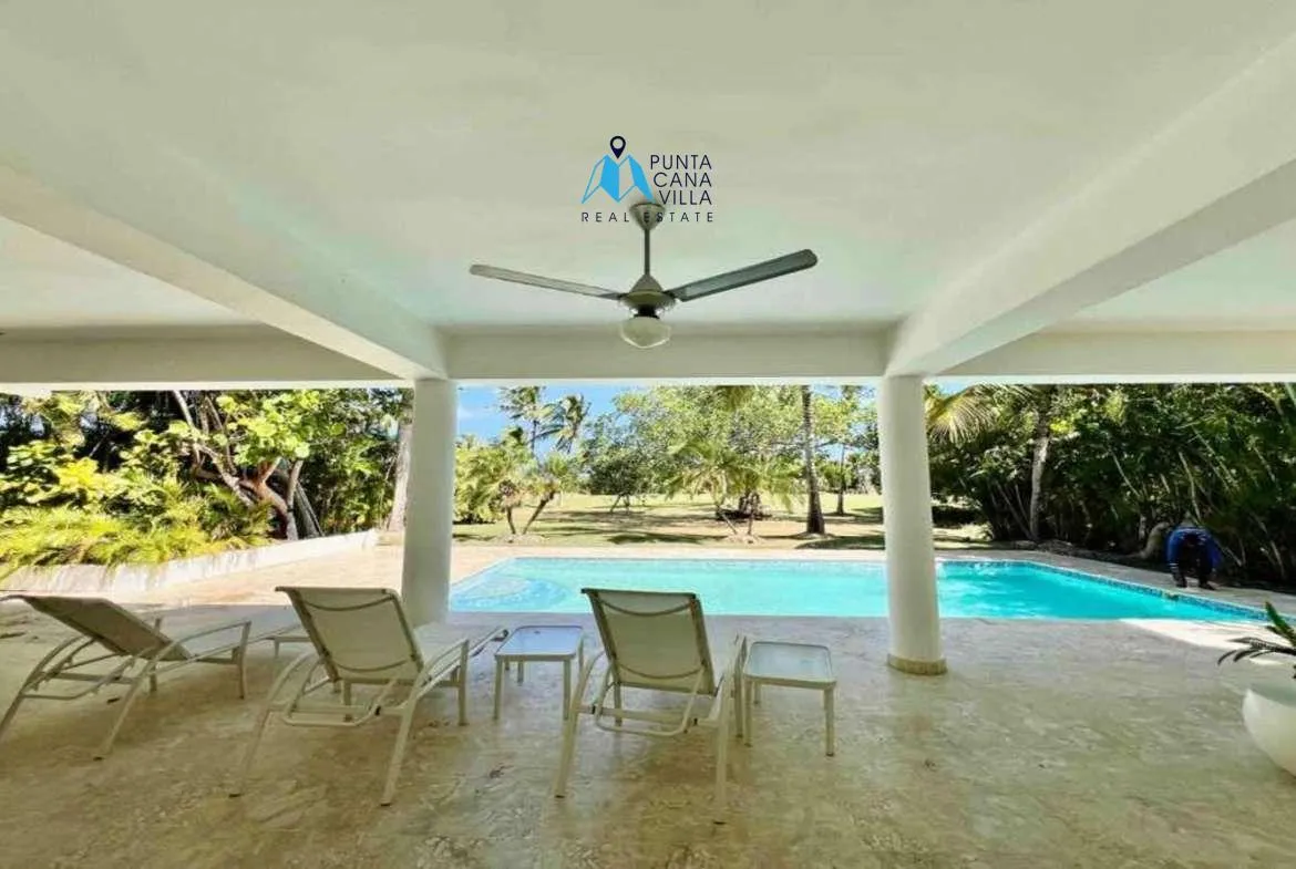 Furnished four bedroom Bavaro villa for sale in Cocotal ()