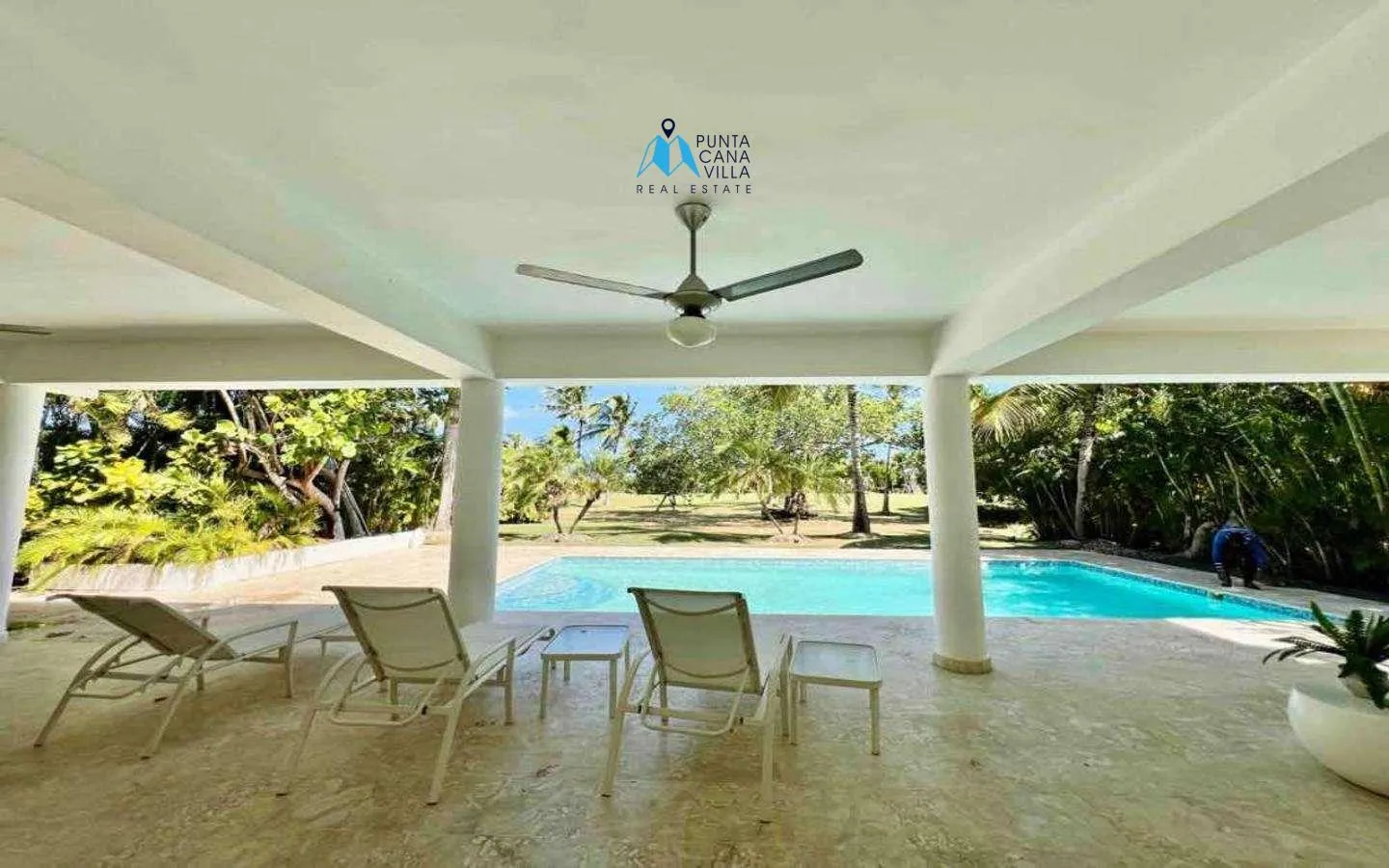 Furnished four bedroom Bavaro villa for sale in Cocotal ()