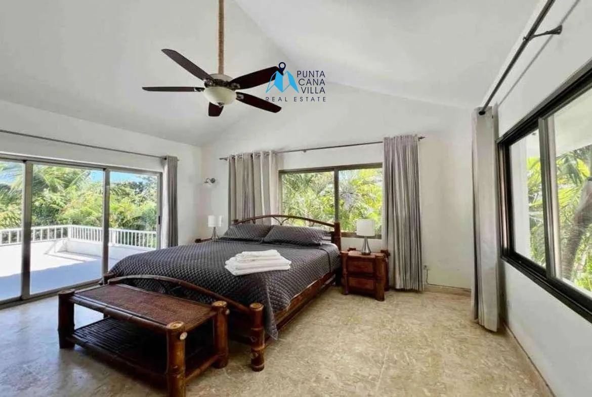 Furnished four bedroom Bavaro villa for sale in Cocotal ()