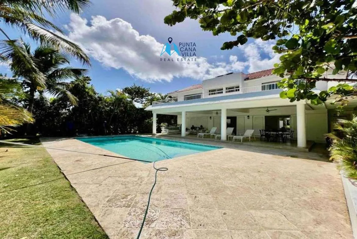Furnished four bedroom Bavaro villa for sale in Cocotal ()