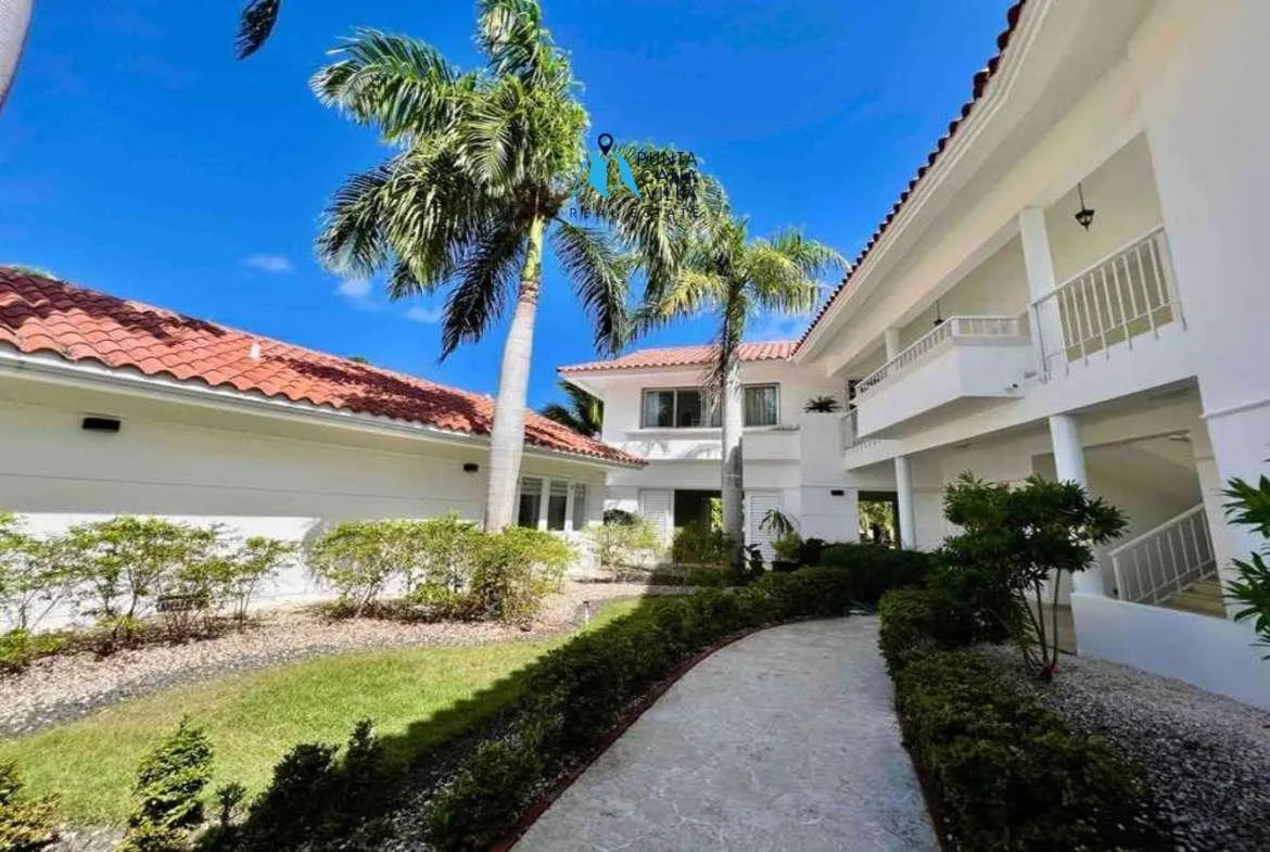 Furnished four bedroom Bavaro villa for sale in Cocotal ()