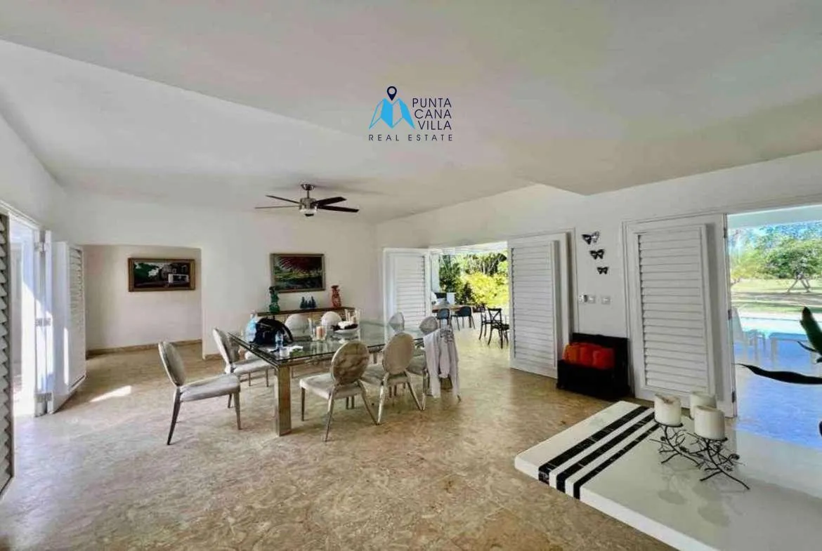 Furnished four bedroom Bavaro villa for sale in Cocotal ()