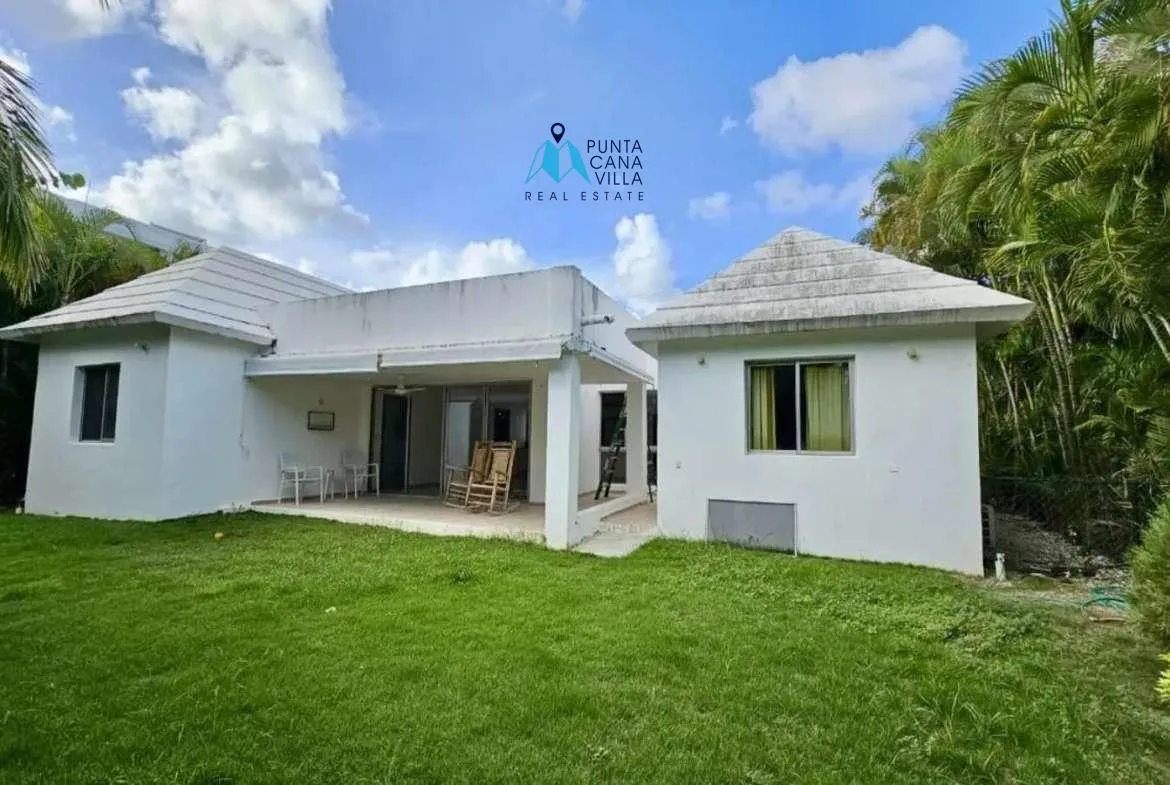 Charming three bedroom villa for sale in Punta Cana Village ()