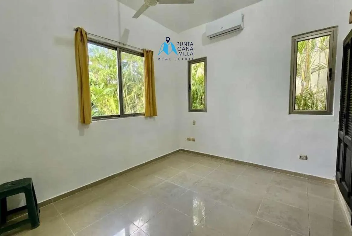 Charming three bedroom villa for sale in Punta Cana Village ()