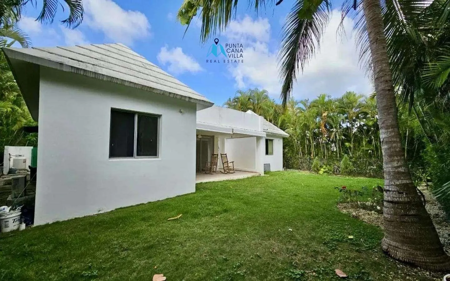 Charming three bedroom villa for sale in Punta Cana Village () Charming three bedroom villa for sale in Punta Cana Village ()