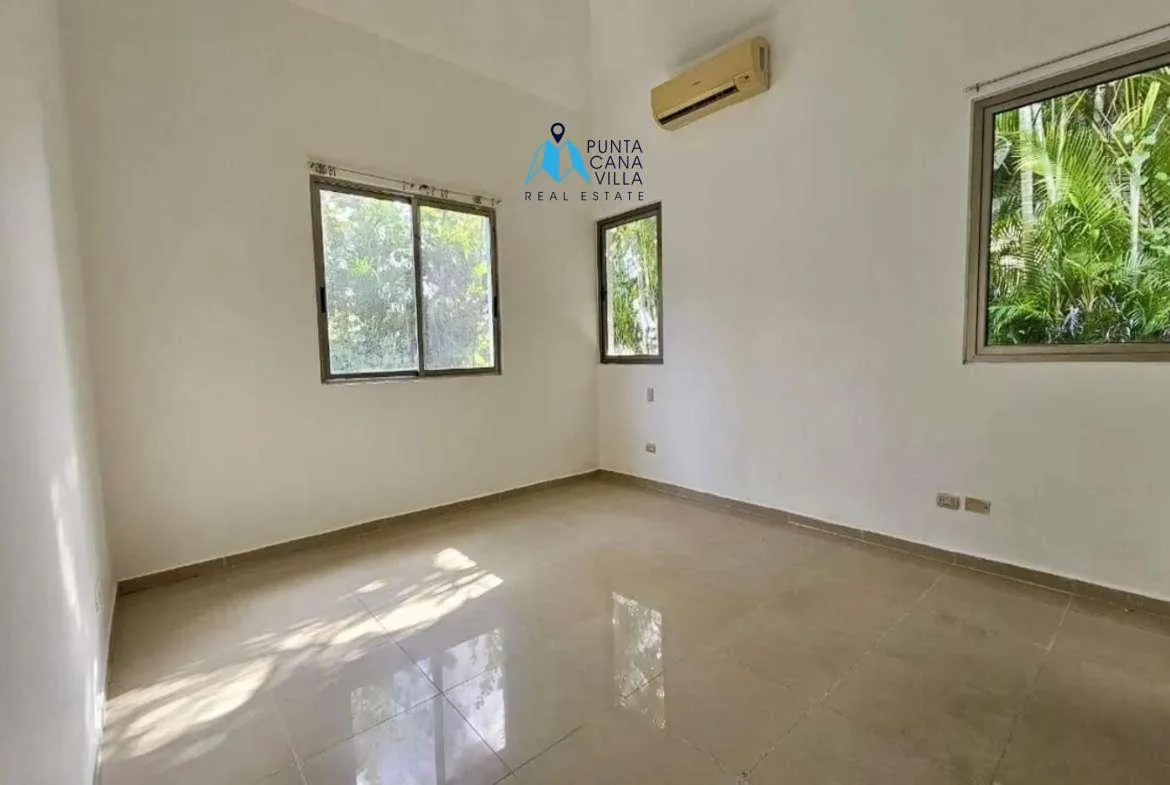 Charming three bedroom villa for sale in Punta Cana Village ()