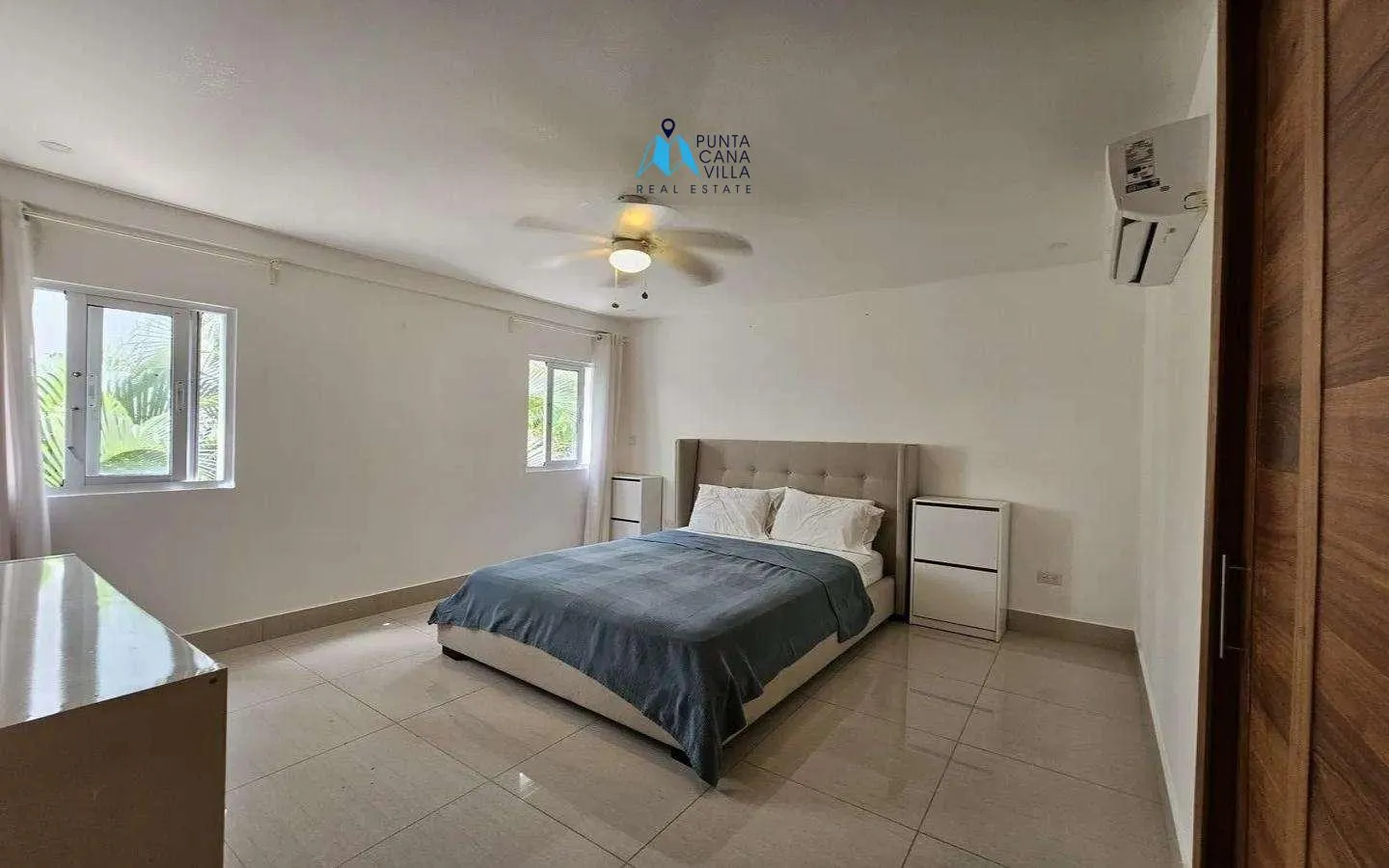 Furnished two bedroom apartment for sale in Punta Cana Village () Furnished two bedroom apartment for sale in Punta Cana Village ()