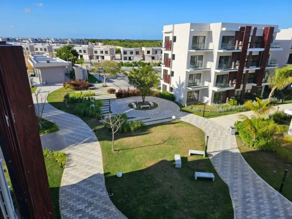 Se Vende Apartamento de Dos Dormitorios en Lago Panorama en Vista Cana, Punta Cana Con Lago para Pescar