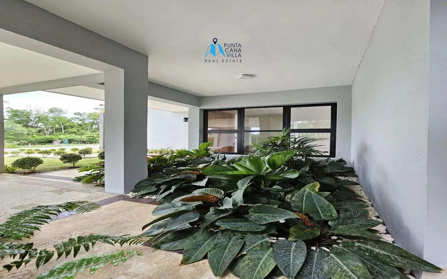 Impresionante Villa de Cuatro Habitaciones en Venta en Punta Cana Village