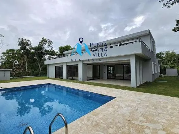 Stunning four bedroom villa for sale in Punta Cana Village ()