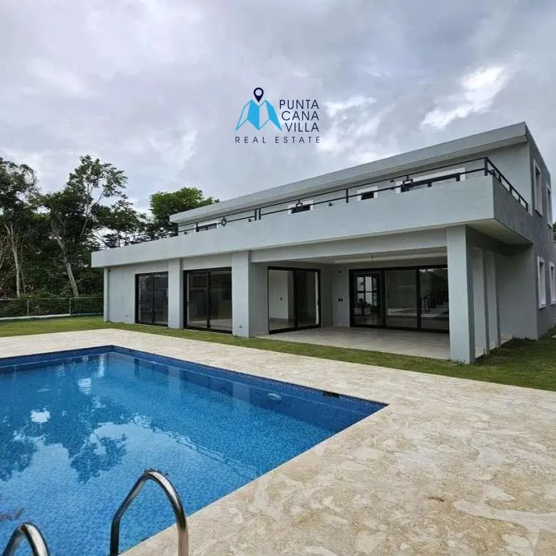 Stunning four bedroom villa for sale in Punta Cana Village ()