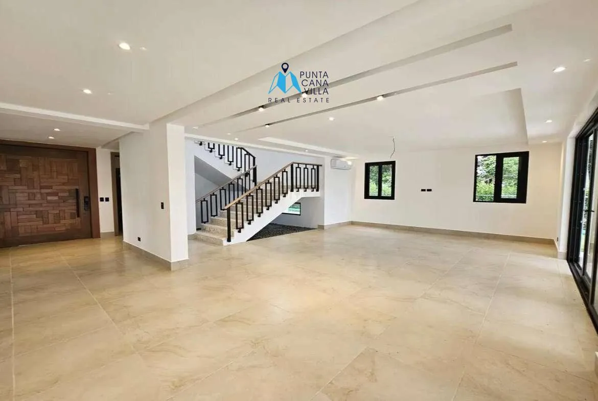 Stunning four bedroom villa for sale in Punta Cana Village ()