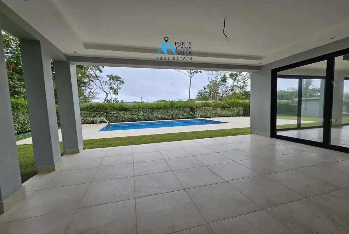 Stunning four bedroom villa for sale in Punta Cana Village ()