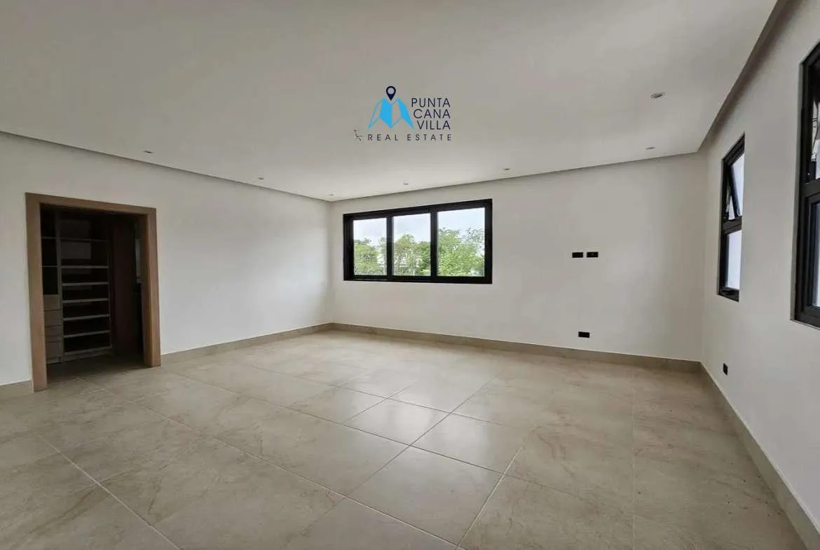 Stunning four bedroom villa for sale in Punta Cana Village ()