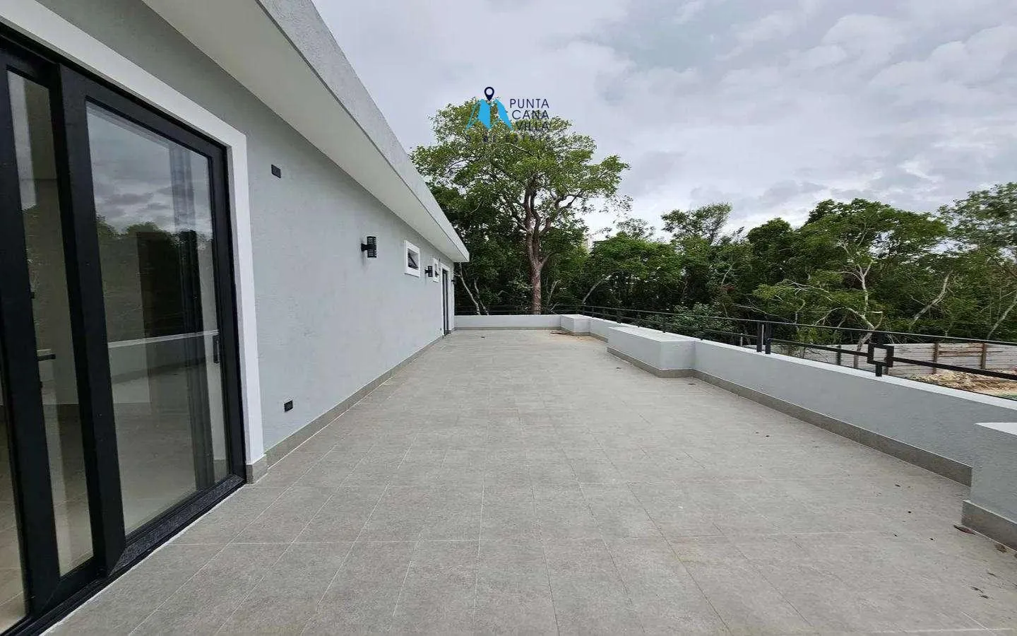 Impresionante Villa de Cuatro Habitaciones en Venta en Punta Cana Village