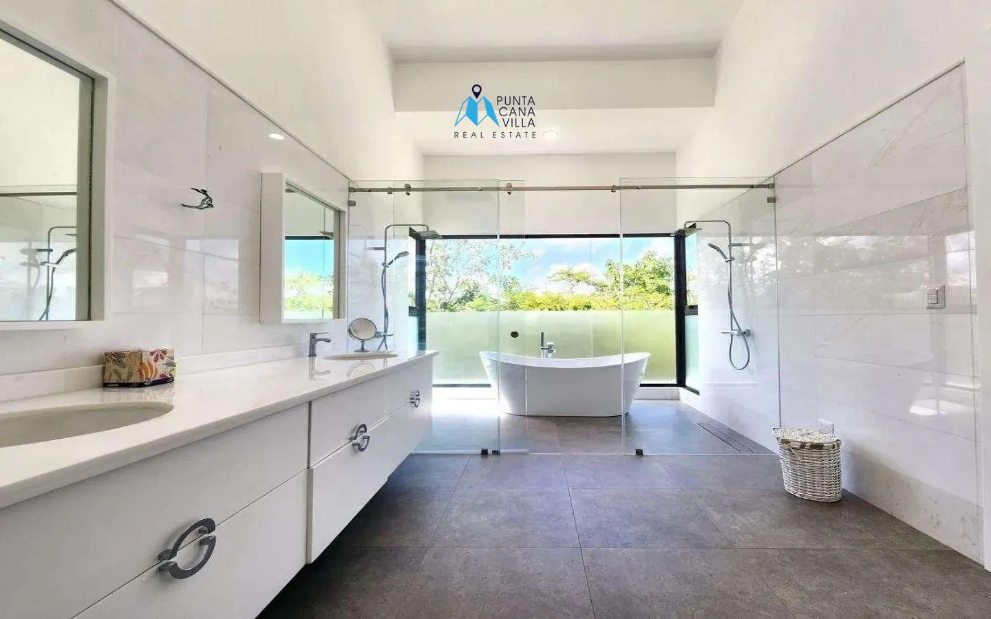 Luxury five bedroom villa for sale in Punta Cana Village ()