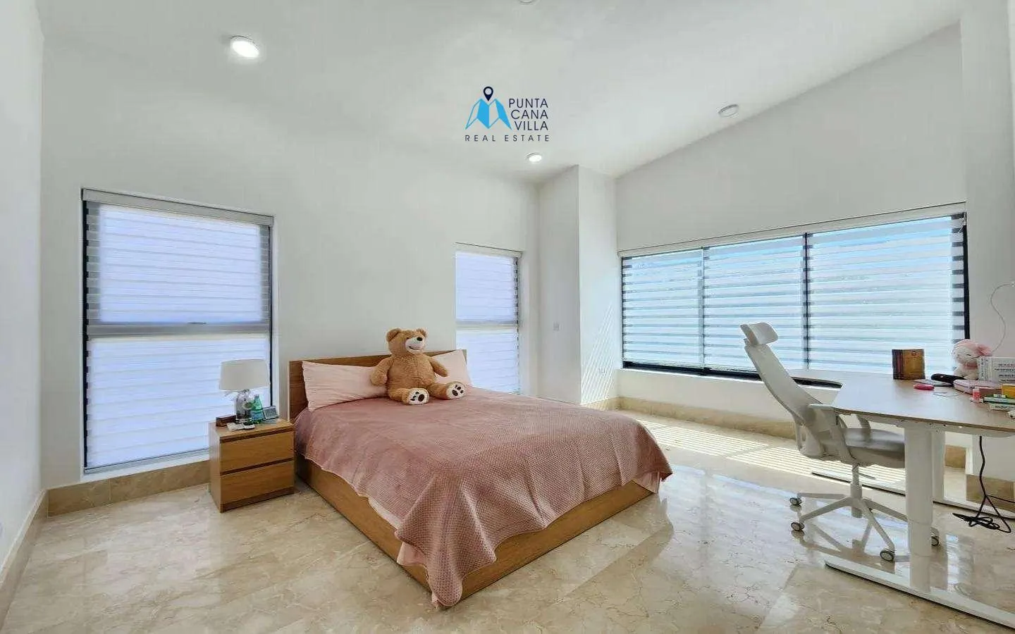 Luxury five bedroom villa for sale in Punta Cana Village ()