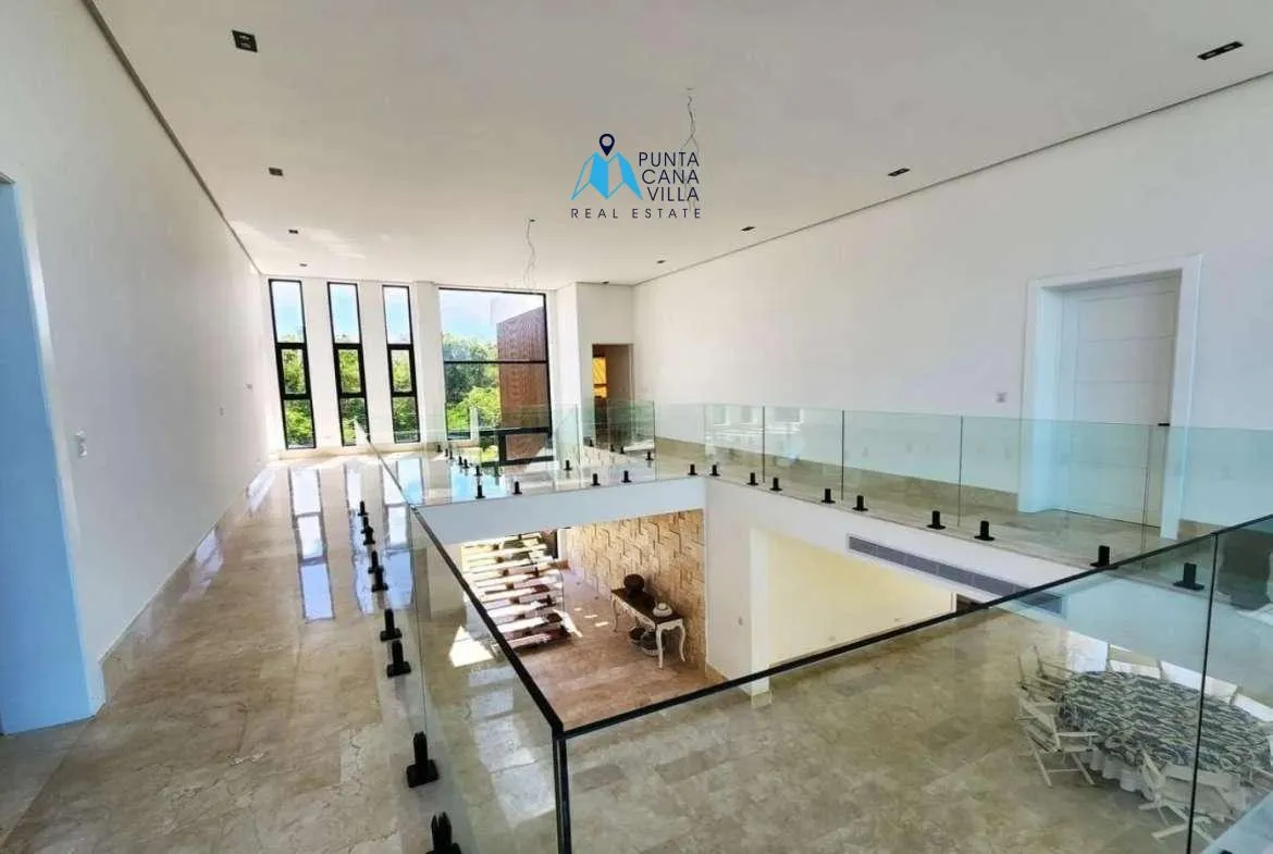 Luxury five bedroom villa for sale in Punta Cana Village ()