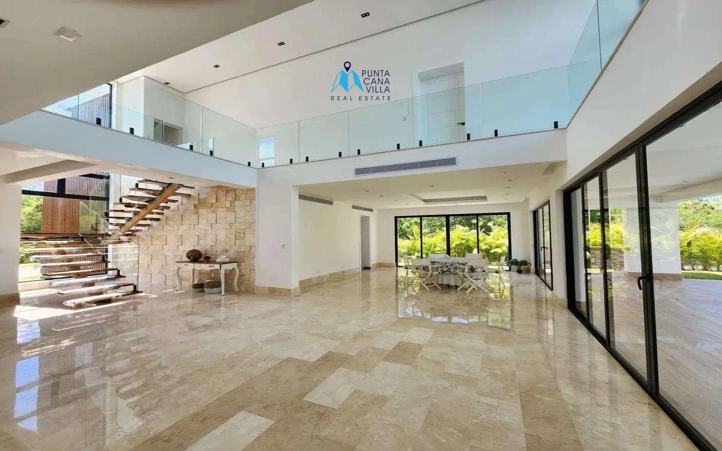 Luxury five bedroom villa for sale in Punta Cana Village ()