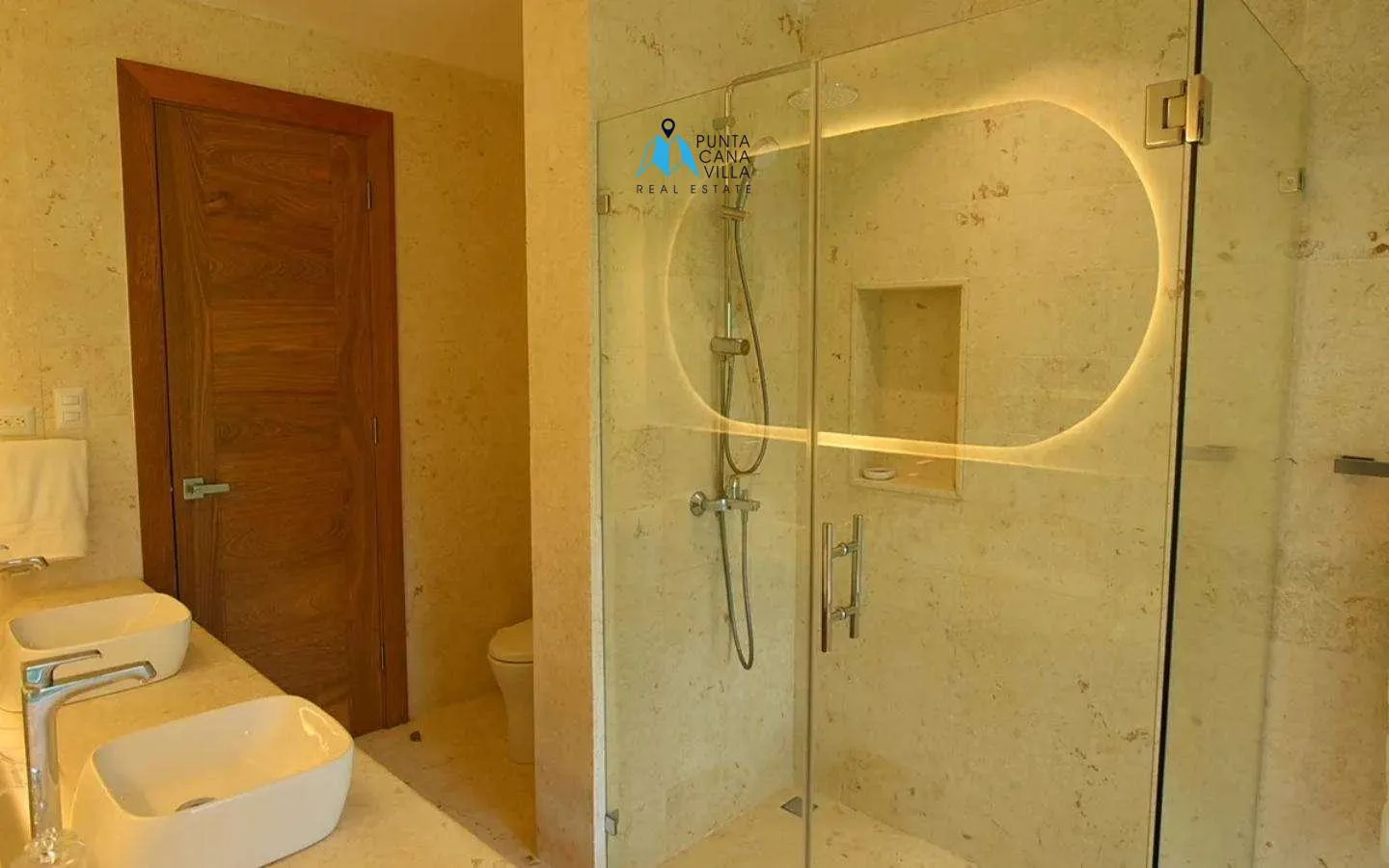 Villa Ceiba: Villa de cinco habitaciones en venta en Punta Cana Village