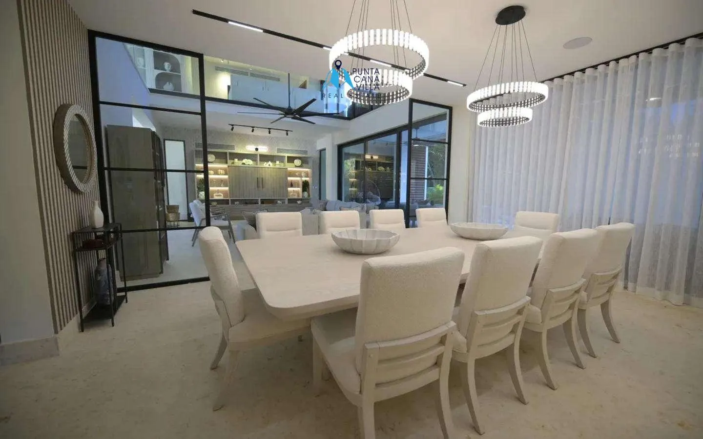 Villa Ceiba: Villa de cinco habitaciones en venta en Punta Cana Village