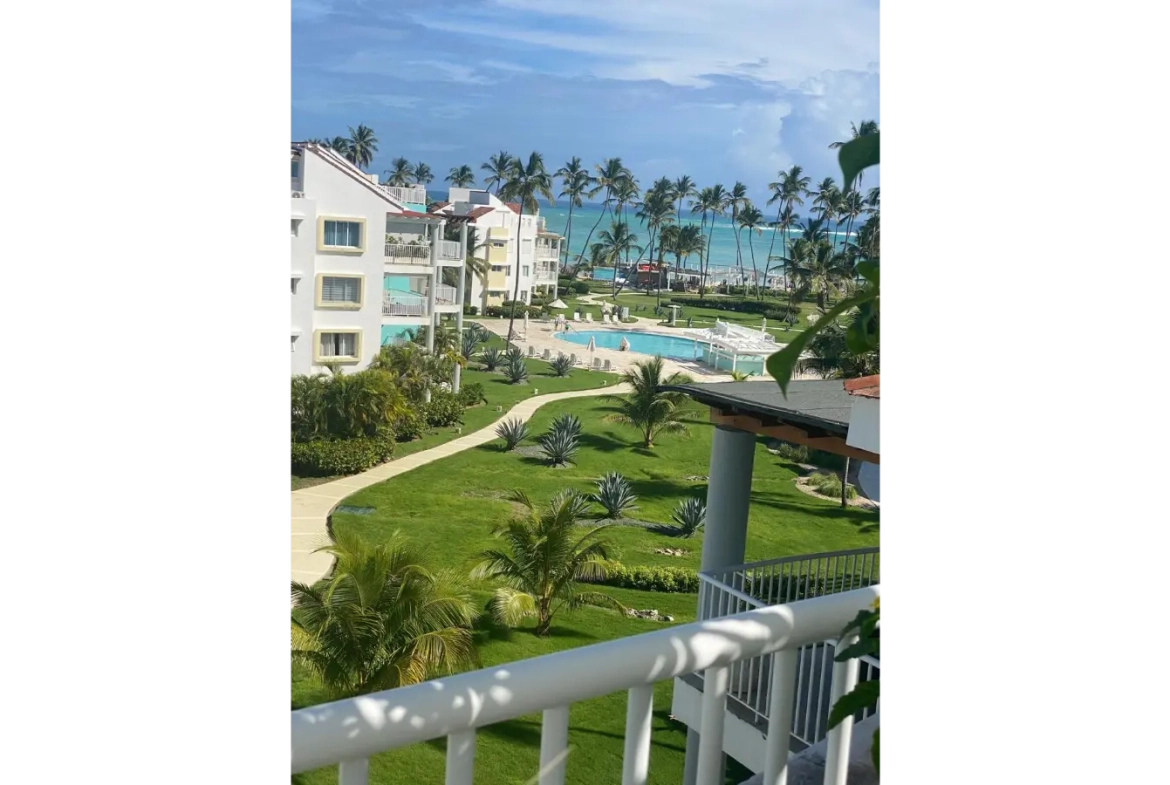 ID , Beach Front Three Bedroom Apartment for Sale in Playa Turquesa, Punta Cana ()