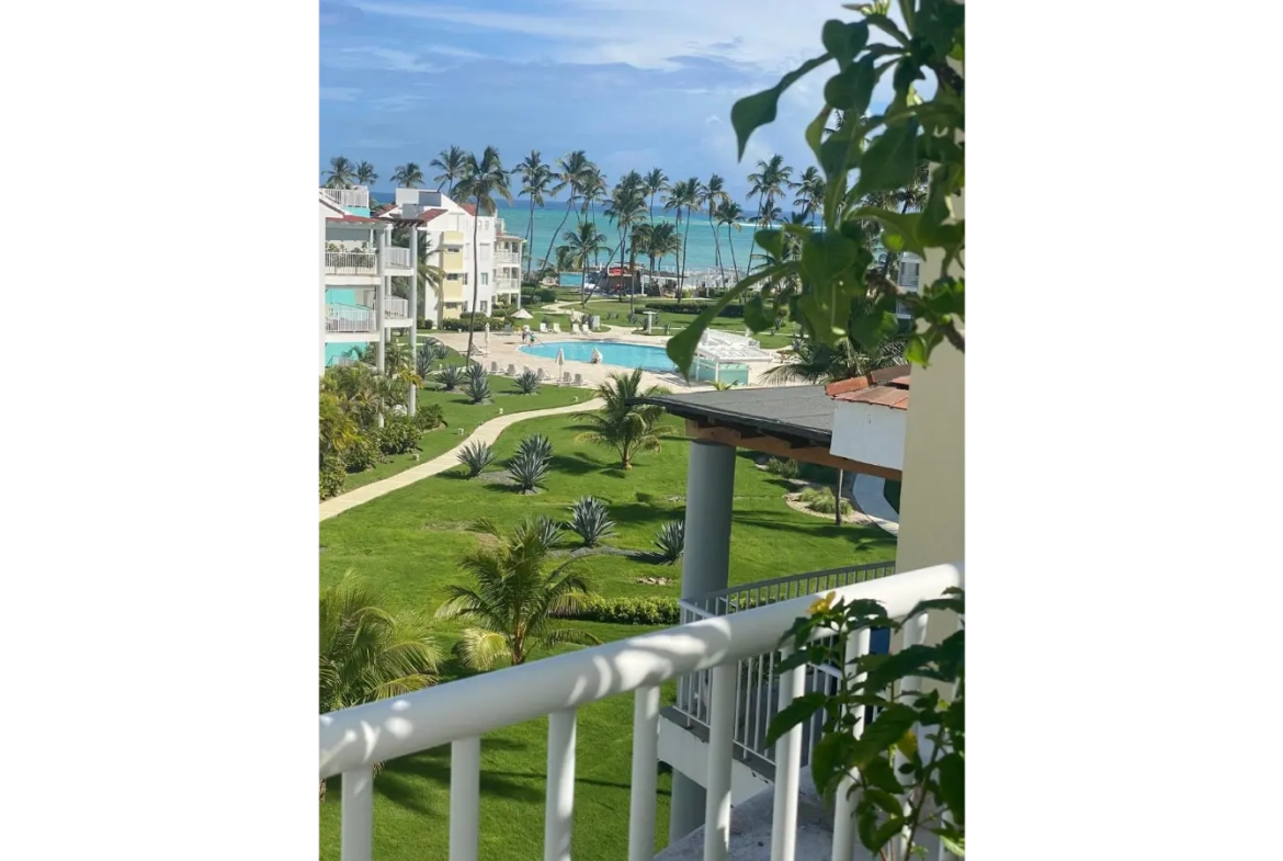 ID , Beach Front Three Bedroom Apartment for Sale in Playa Turquesa, Punta Cana ()
