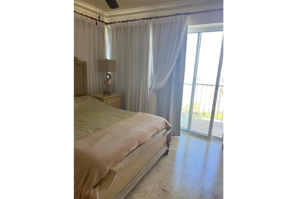 ID , Beach Front Three Bedroom Apartment for Sale in Playa Turquesa, Punta Cana ()