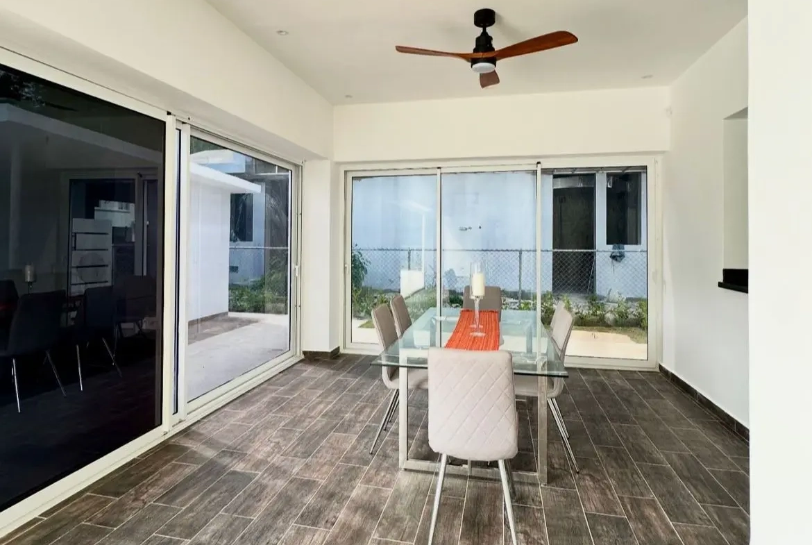 Punta Cana Village, Villa de Cuatro Habitaciones En Venta En Punta Cana, República Dominicana