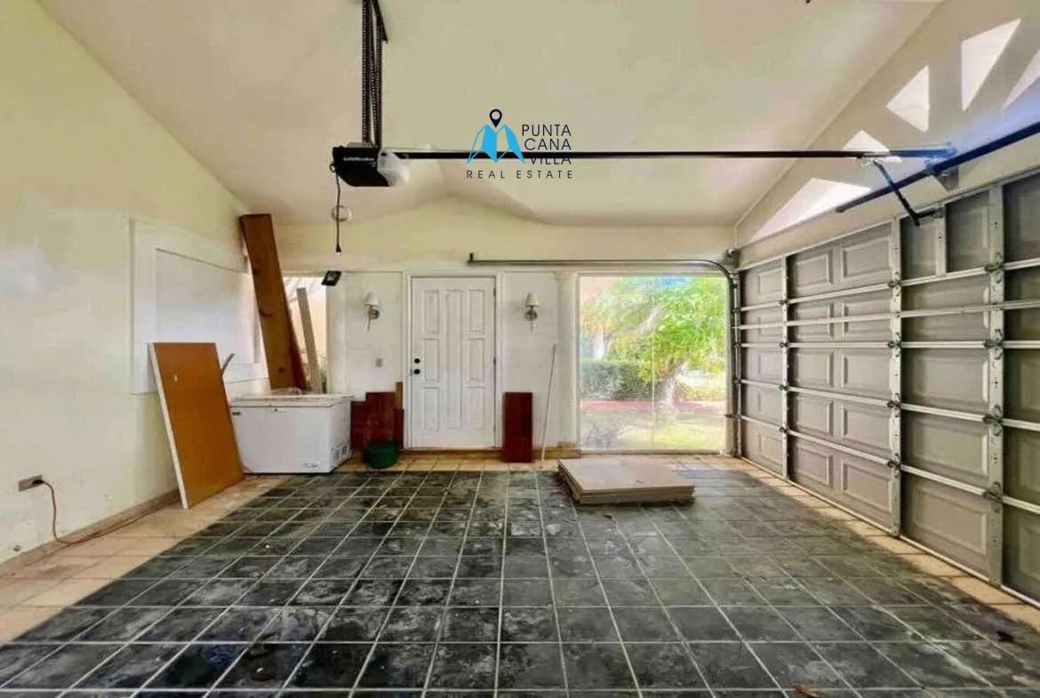 Three Bedroom Duplex Villa For Sale In Cocotal With Maids Room ()