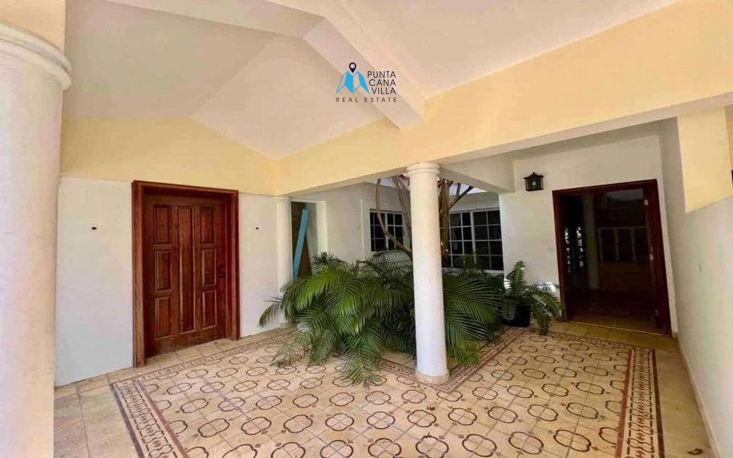 Three Bedroom Duplex Villa For Sale In Cocotal With Maids Room ()