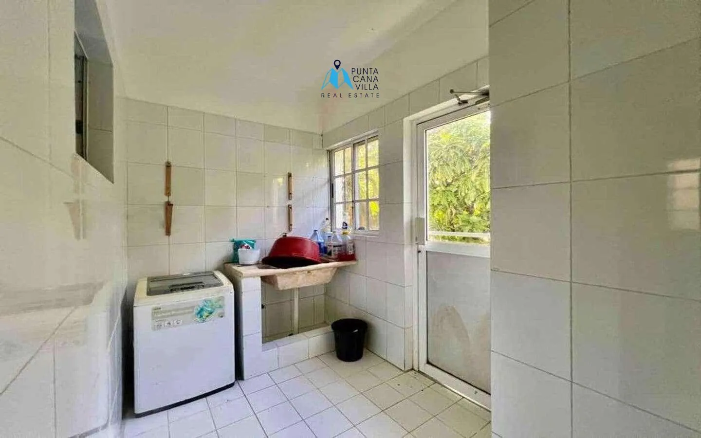 Three Bedroom Duplex Villa For Sale In Cocotal With Maids Room ()