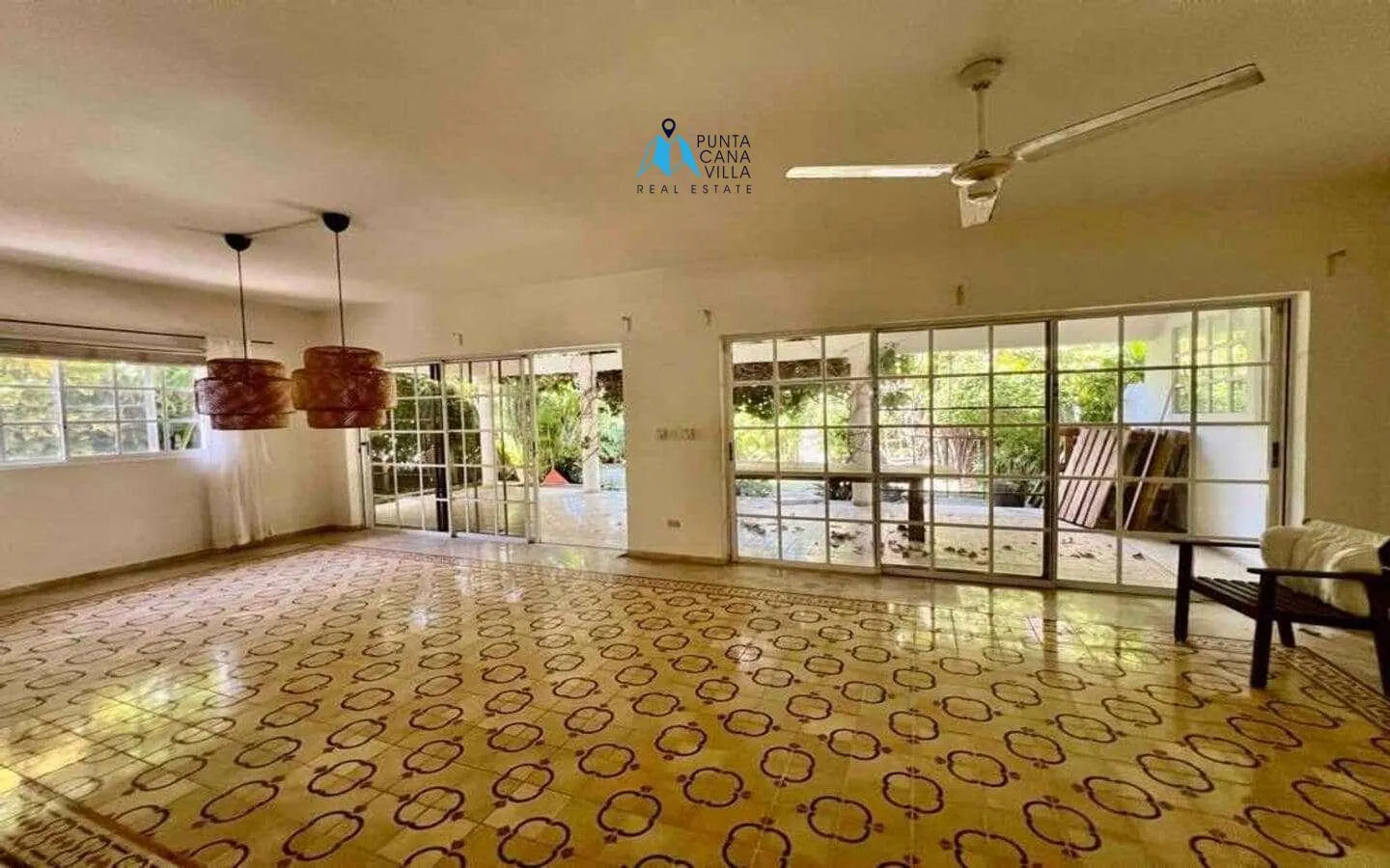 Three Bedroom Duplex Villa For Sale In Cocotal With Maids Room ()