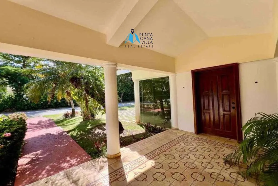 Three Bedroom Duplex Villa For Sale In Cocotal With Maids Room ()